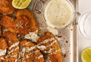 ALITAS DE POLLO DESHUESADO CON VINAGRE Y SAL