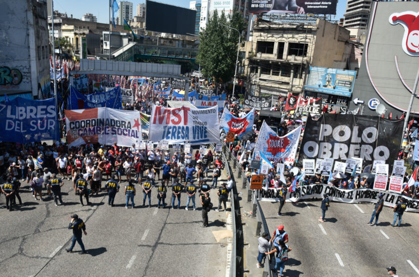 Cortes en el Puente Pueyrredón.