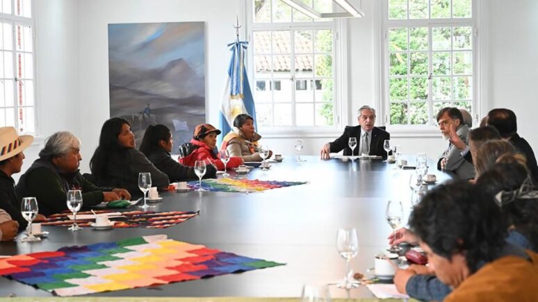 Alberto Fernández reunido con el Tercer Malón de la Paz.