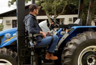tractor accesible