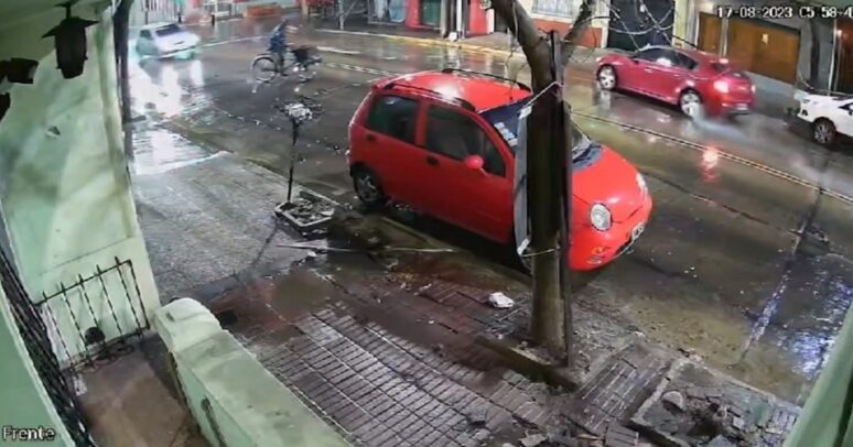 Imagen de las cámaras que captaron el accidente con el ciclista.