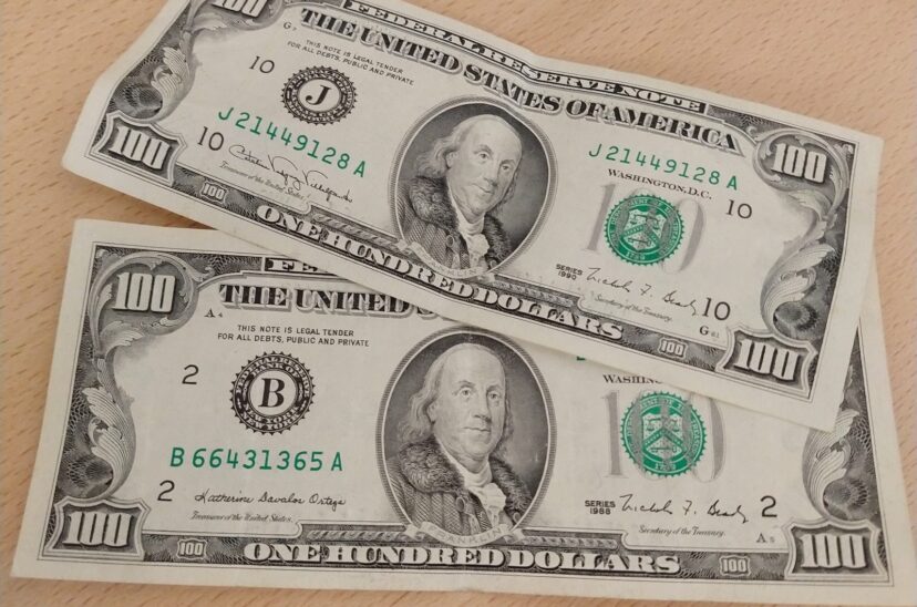 Billetes dólar cara chica