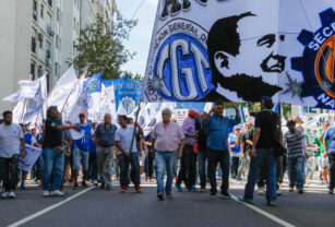Imagen de la CGT realizando cortes.