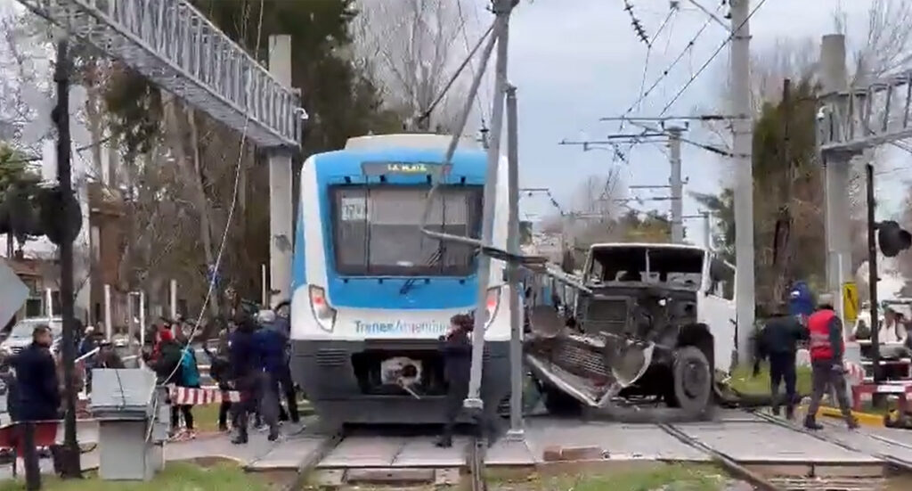 tren roca