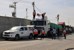 Camiones de ayuda humanitaria entrando a Gaza