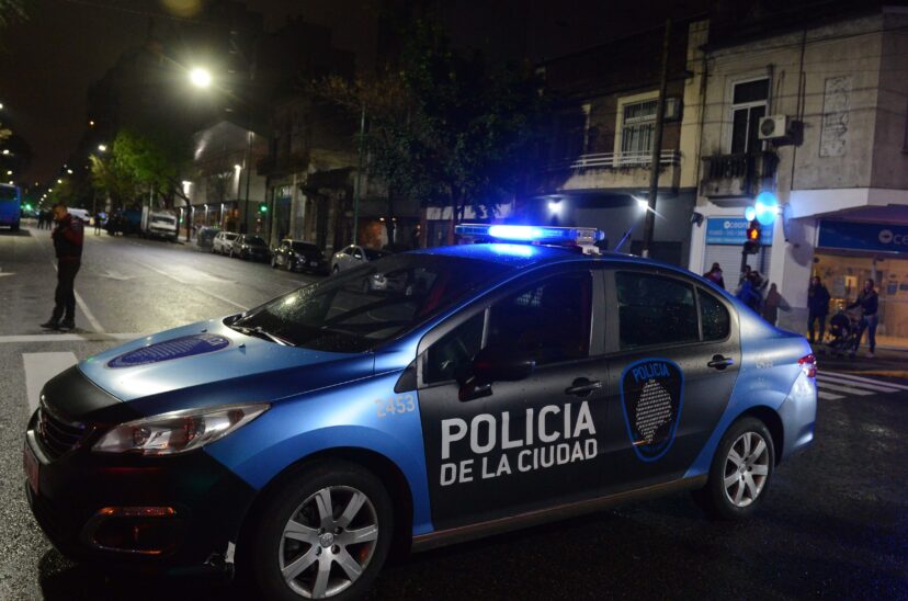 Policía