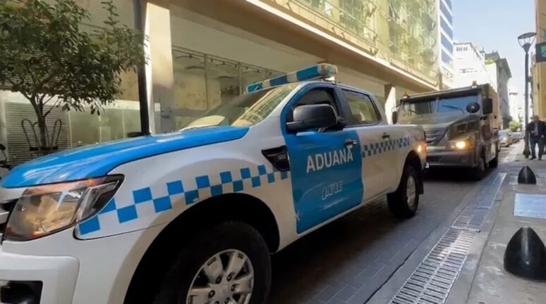 Móvil de la Aduana