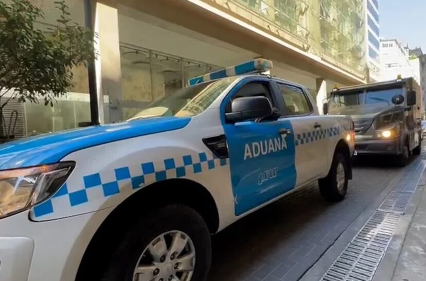 Móvil de la Aduana