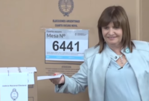 Patricia Bullrich votó en la Sociedad Rural, en las elecciones generales