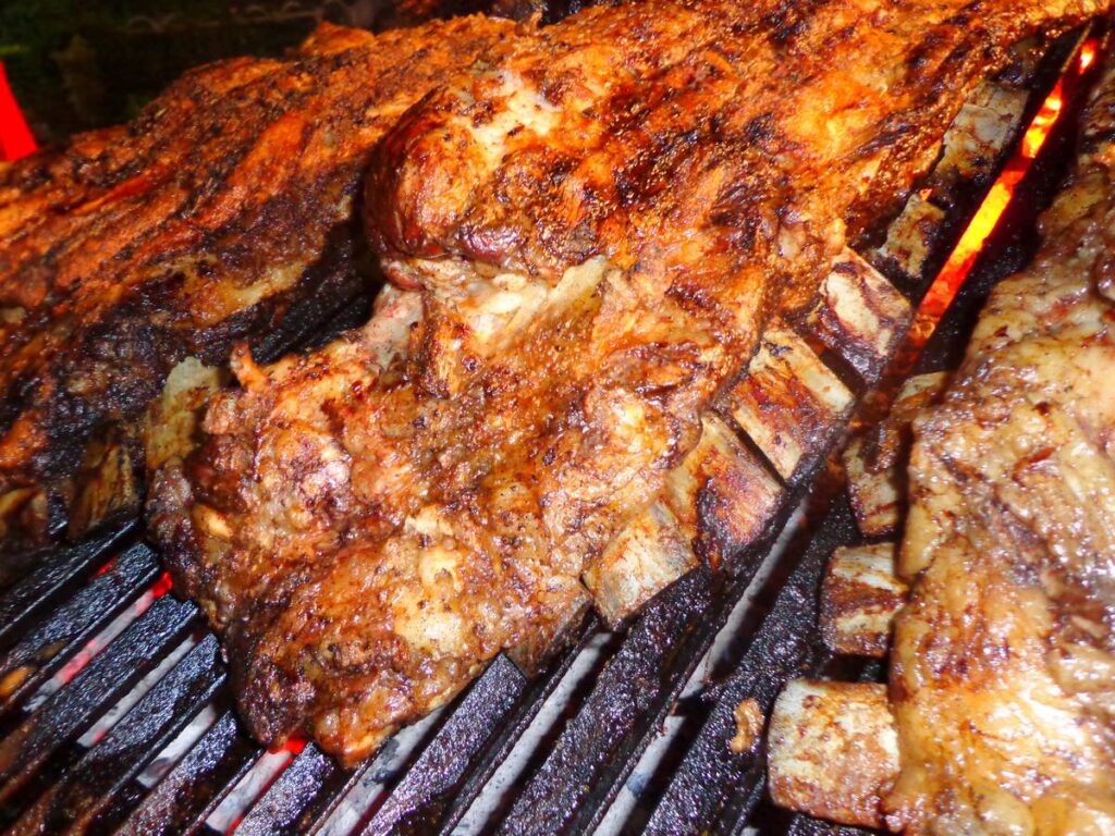 lechón a la parrilla