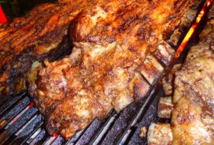 lechón a la parrilla