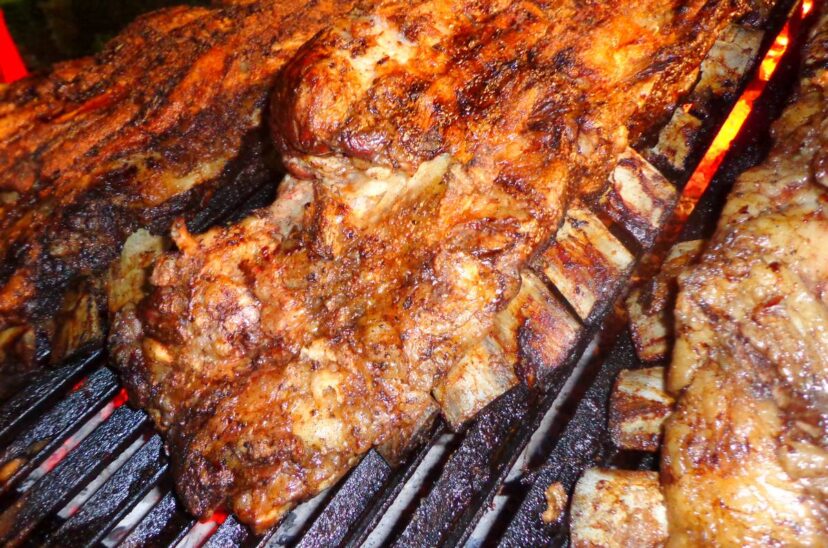 lechón a la parrilla
