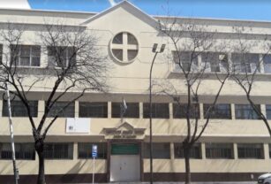Colegio al que asiste la menor desaparecida