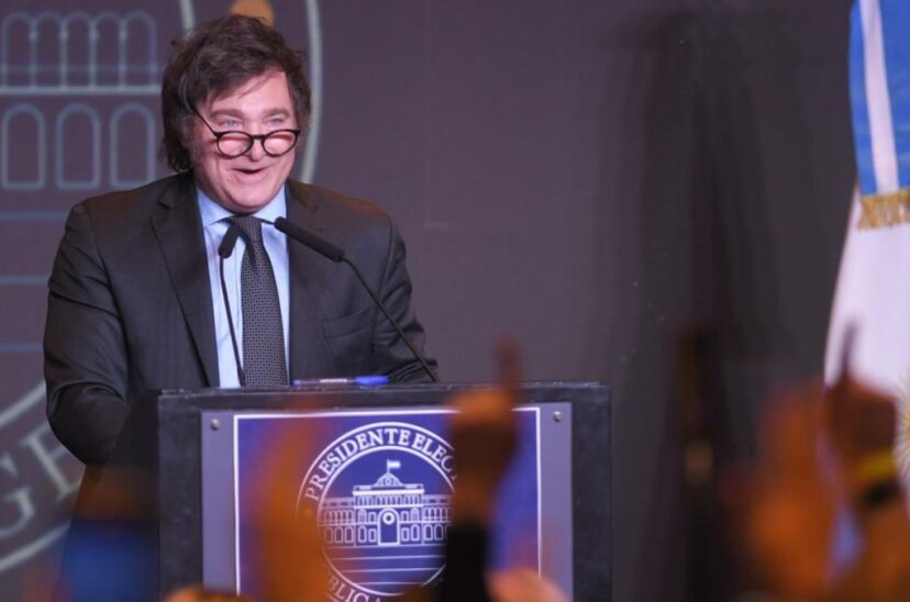 Desestimaron la denuncia de Alberto Fernández contra Javier Milei