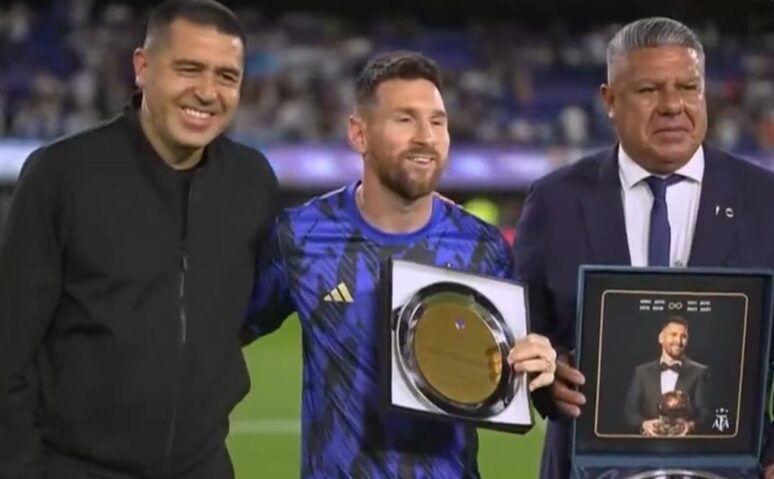 Lionel Messi Juan Román Riquelme Chiqui Tapia Bombonera (2)