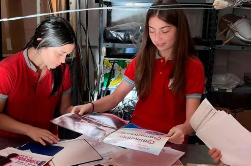 alumnas 5 mil dolares