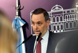 Adorni