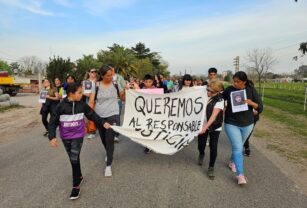 Marcha en Brandsen