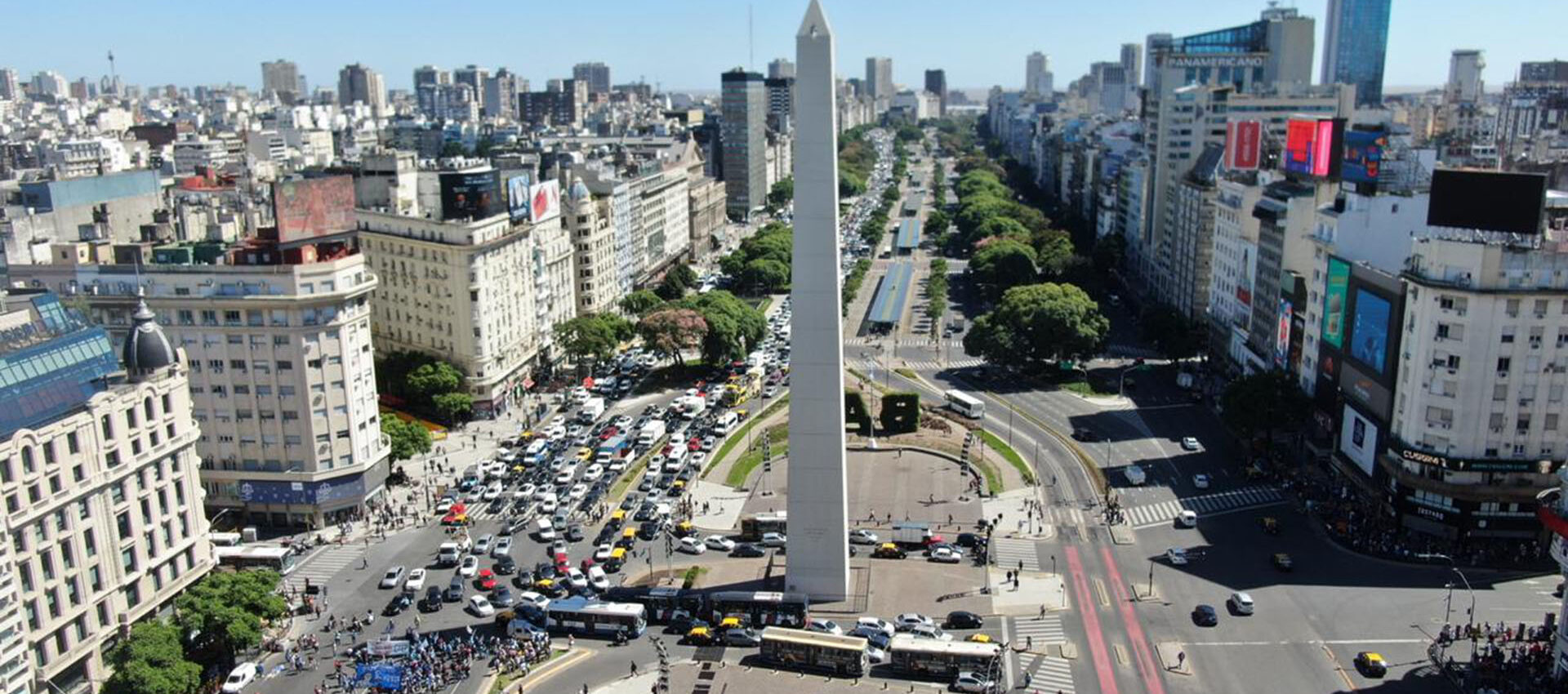 Obelisco - Tránsito en la asunción de Milei