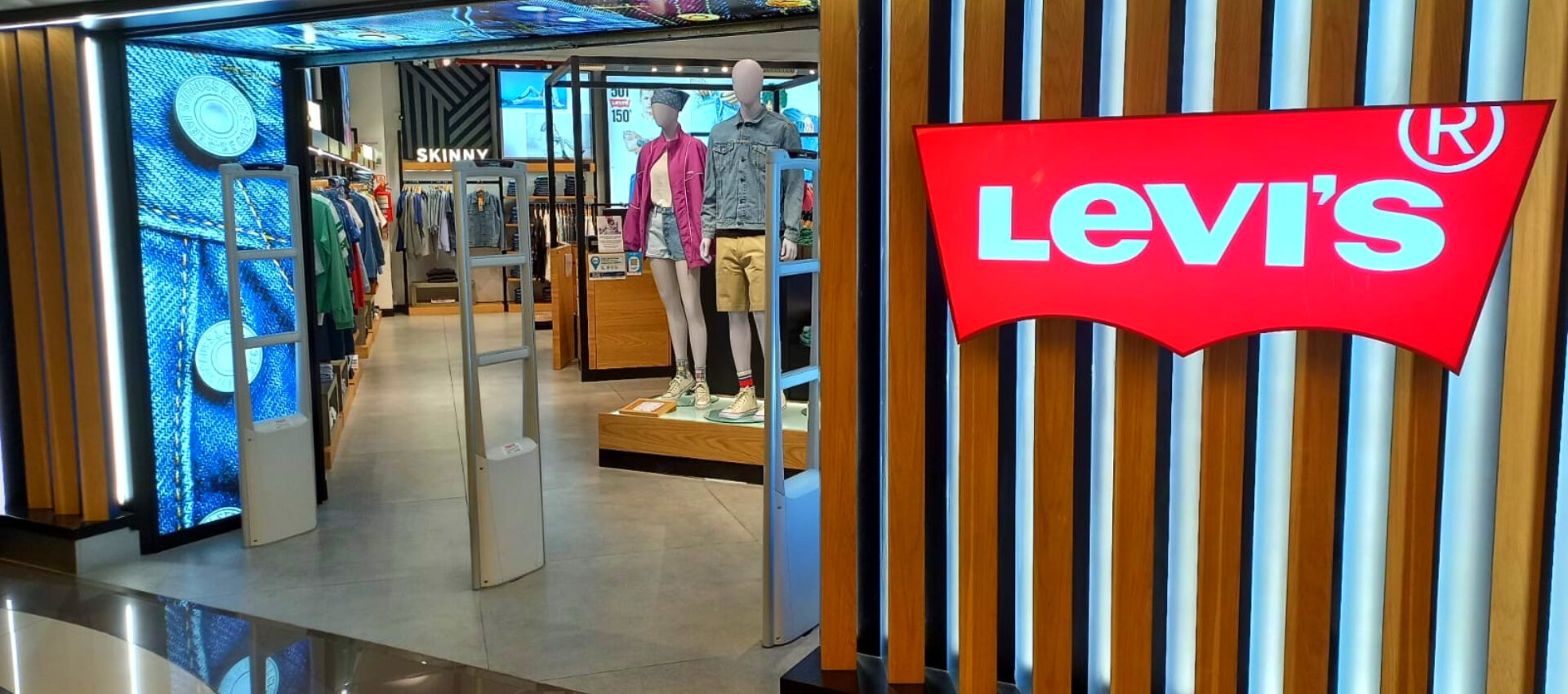 Levis