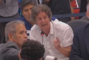 Christian Castillo dirigiéndose a Espert