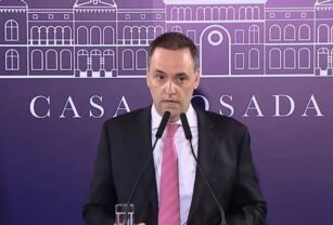 manuel adorni - salario mínimo