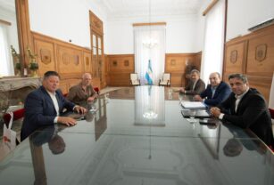 Guillermo Francos reunido con el organizador de Expoagro
