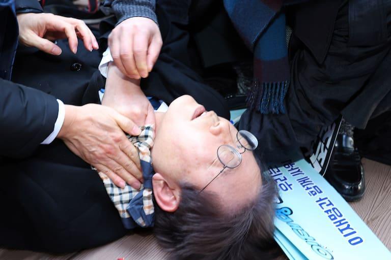 Lee Jae-myung apuñalado