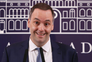 Adorni