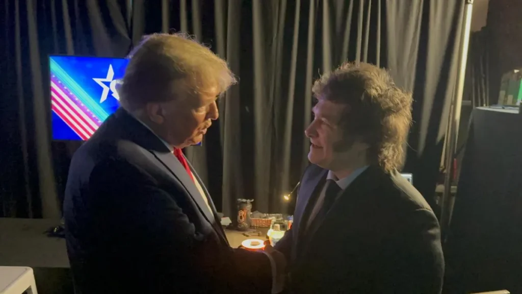 abrazo Milei y Trump