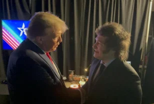 abrazo Milei y Trump