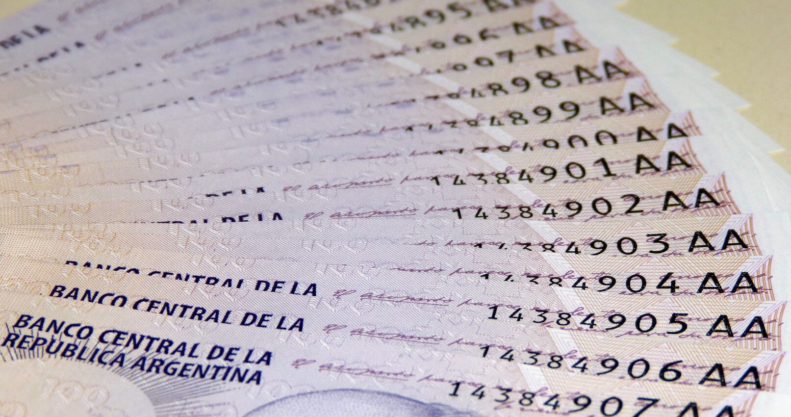 billete $100