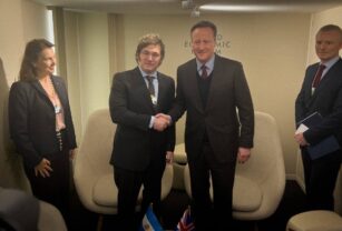Cameron con Milei y Mondino - Antártida