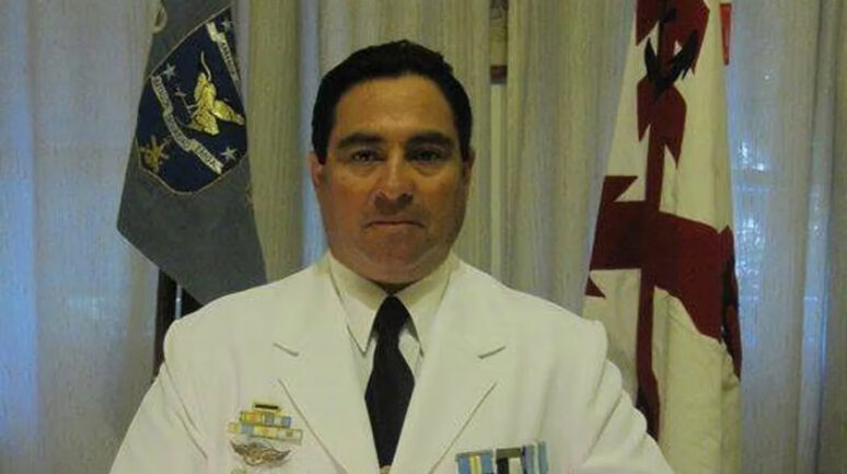 akins excombatiente malvinas