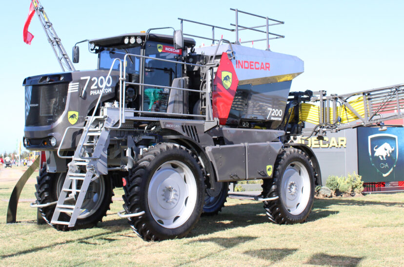 indecar Fertilizadora Neumática Autopropulsada