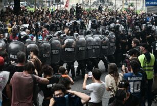 Represión en el Gaumont