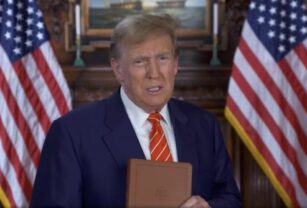 trump biblias