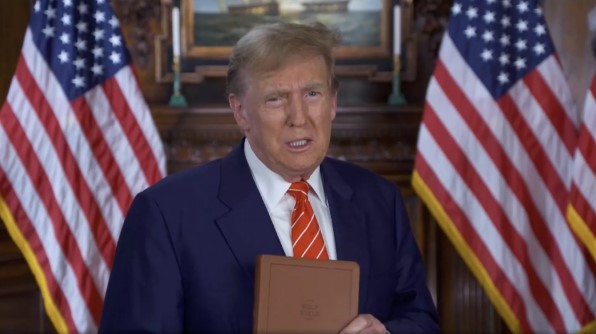 trump biblias