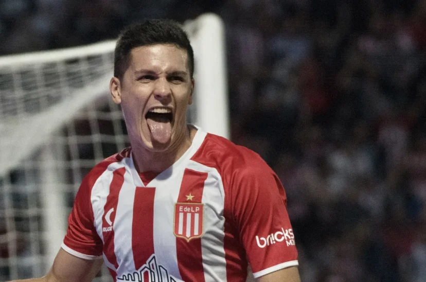Estudiantes Guido Carrillo