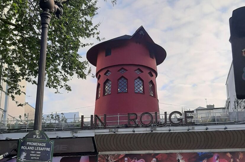 Moulin Rouge tras el derrumbe