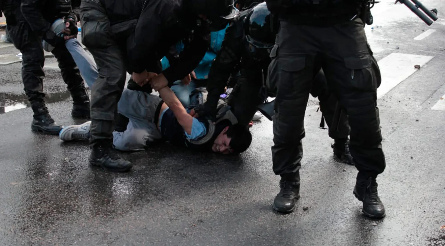 Represión marcha contra el hambre