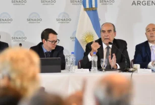Francos expone la Ley Bases
