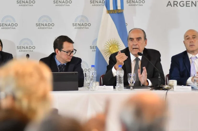 Francos expone la Ley Bases