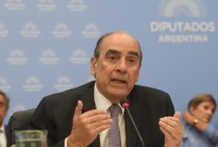 Guillermo Francos Aerolíneas cortes de luz