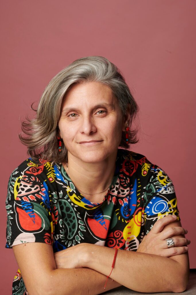 Lala Pasquinelli, autora de La Estafa de la Feminidad (cómo la belleza nos educa para ser sumisas).
