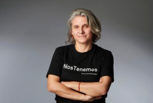 Lala Pasquinelli, autora de La Estafa de la Feminidad, cómo la belleza nos educa para ser sumisas.