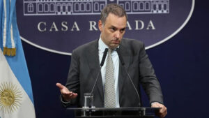 adorni espias rusos side