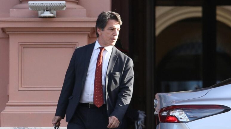nicolas posse espionaje