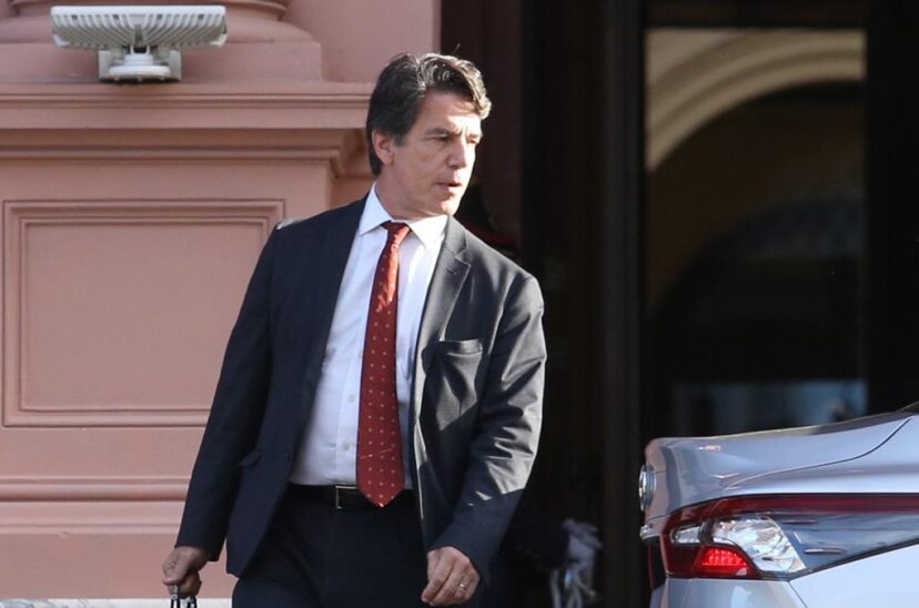 nicolas posse espionaje
