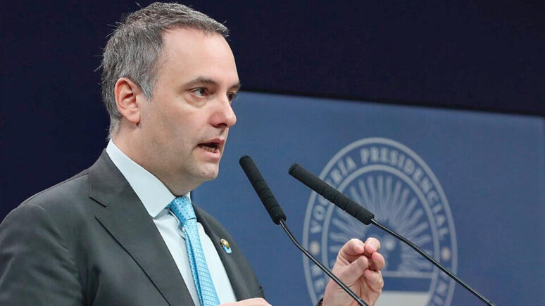 adorni dolar riesgo pais